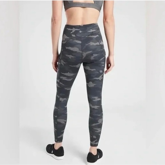 Grey / black Athleta ultimate stash leggings size MT - Picture 2 of 4
